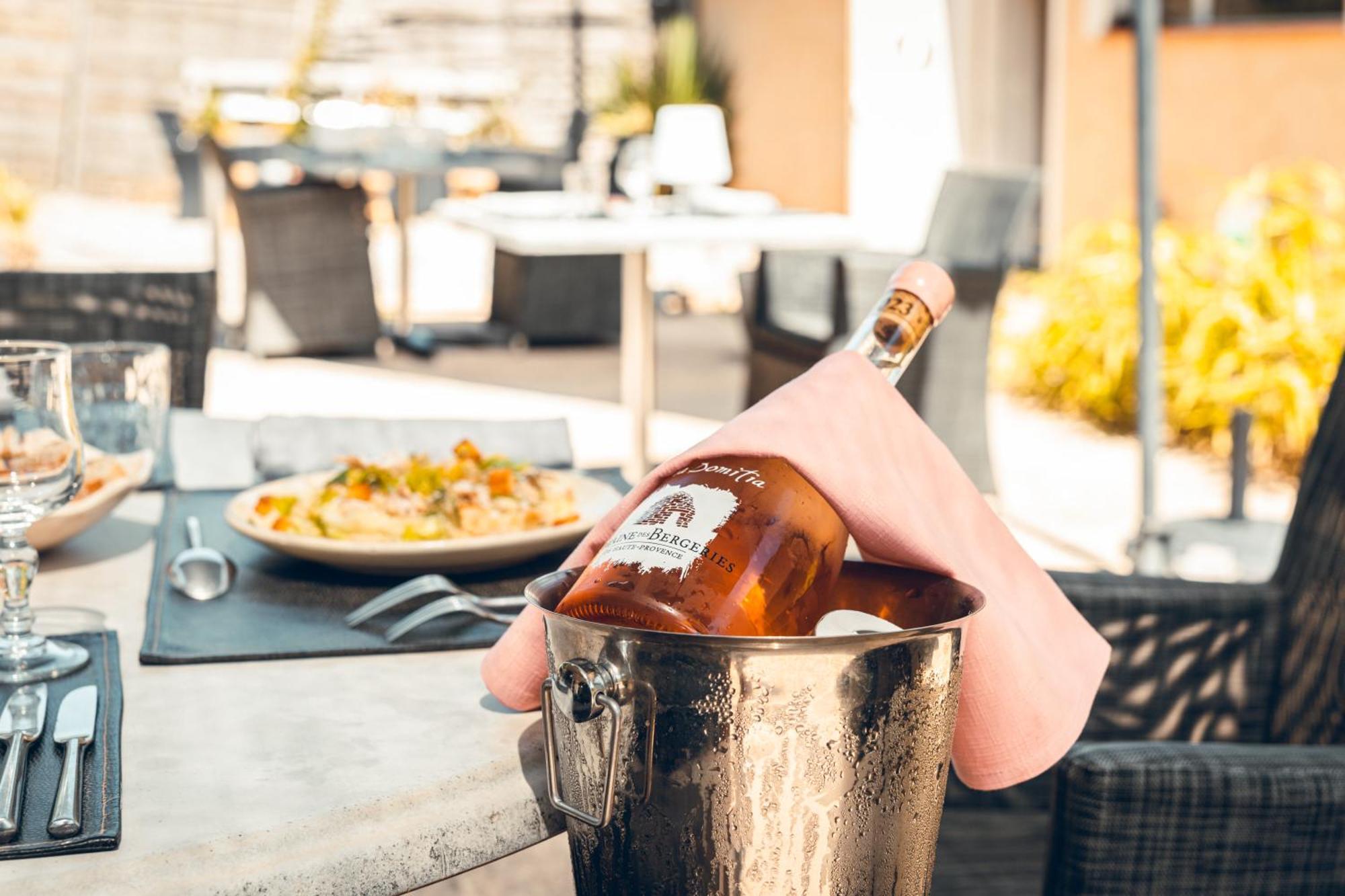 Logis Hotel La Magnanerie - Cote Bistro Aubignosc Екстер'єр фото