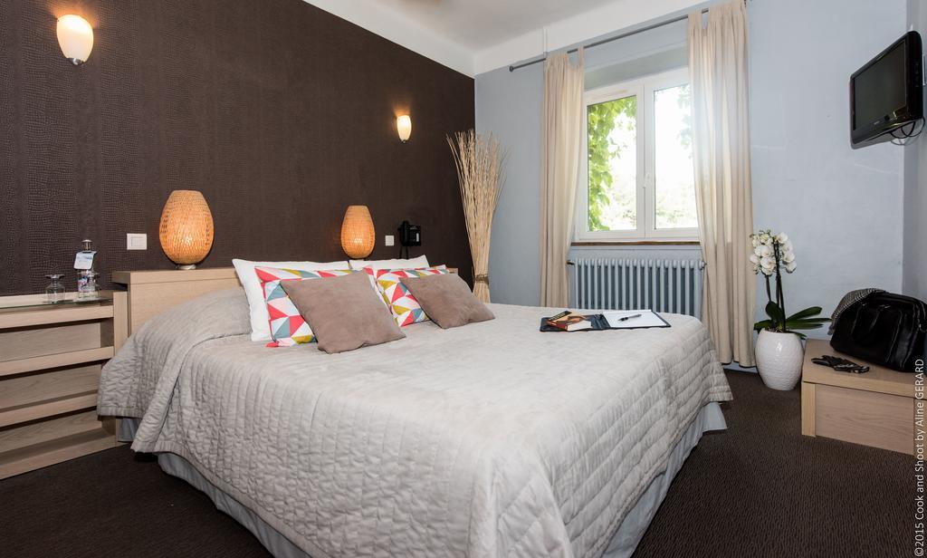 Logis Hotel La Magnanerie - Cote Bistro Aubignosc Екстер'єр фото